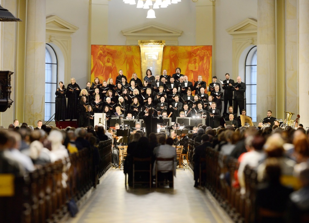 Český filharmonický sbor Brno v ostravské katedrále Božského Spasitele v roce 2019. Foto: SHF/Ivan Korč Český filharmonický sbor Brno v ostravské katedrále Božského Spasitele v roce 2019. Foto: SHF/Ivan Korč